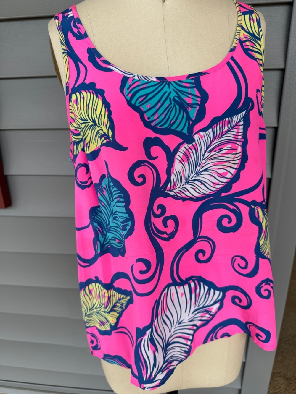 Lilly Pulitzer Pink Tropical Top Size Large